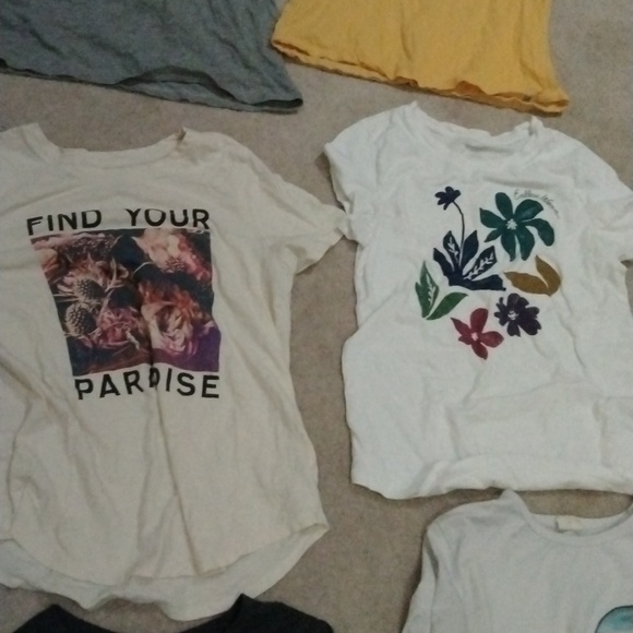 Shirts - Picture 3 of 4